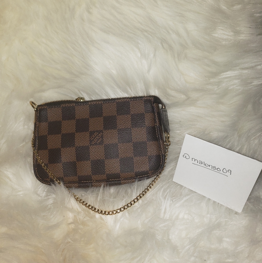 LV Mini Pochette Accessoires
